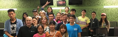 Professor Kevin Robbins, reporter Suazanne Halliburton and exchange students from Shanghai Sports University